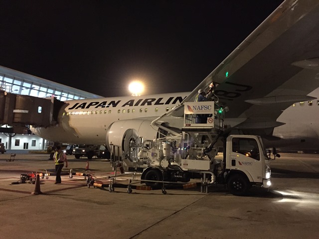 NAFSC thực hiện tra nạp cho khách hàng mới