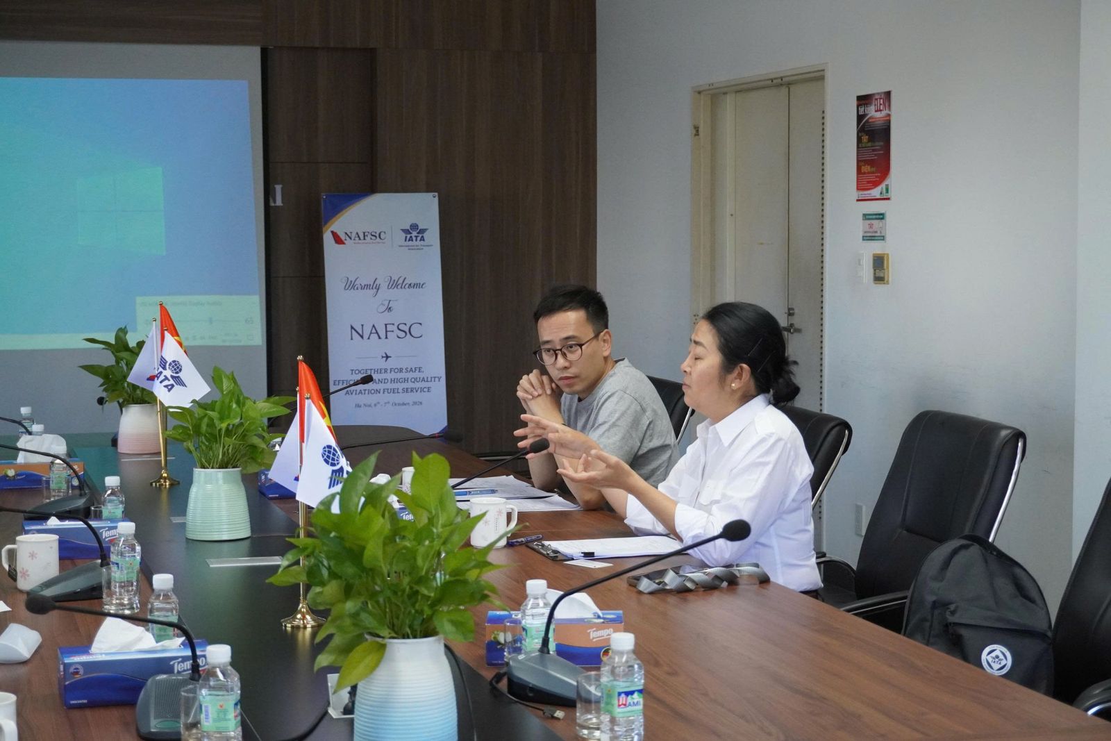 Bà Li Hui và ông Poon Ka Yeung - Đánh giá viên thuộc IFQP 