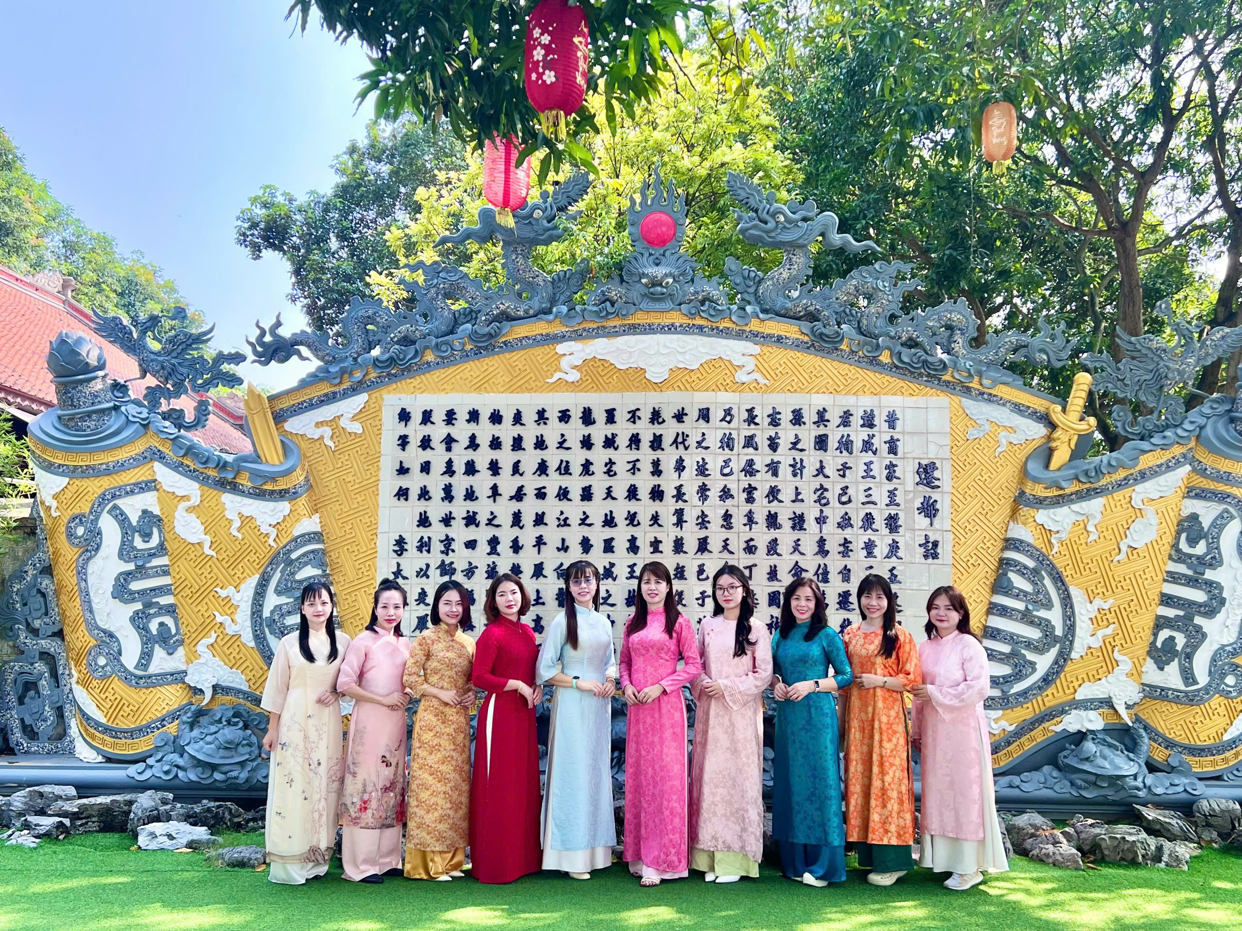 Hành trình yêu thương dành tặng những bóng hồng NAFSC nhân dịp 20/10